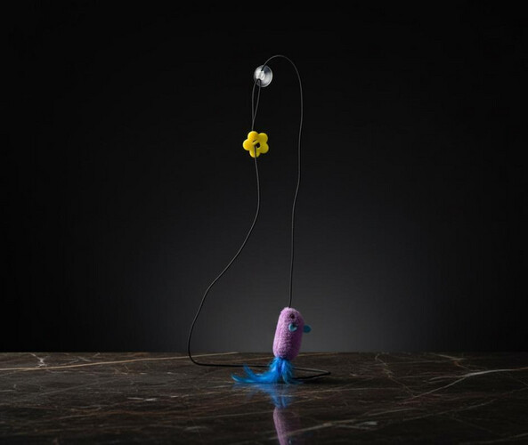 لعبة تخفيز للقطط