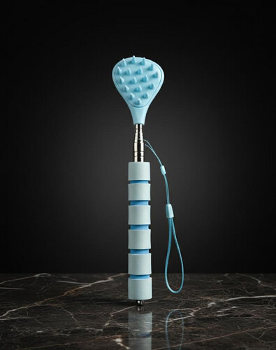 أداة تدليك وتمشيط للقطط بمقبض مريح – تصميم طويل الامتداد