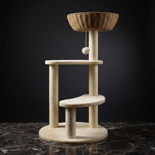 برج قطط بتصميم بسيط وطبيعي مع سلة منسوجة