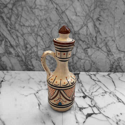 جرة فخار رسم لزيت الزيتون