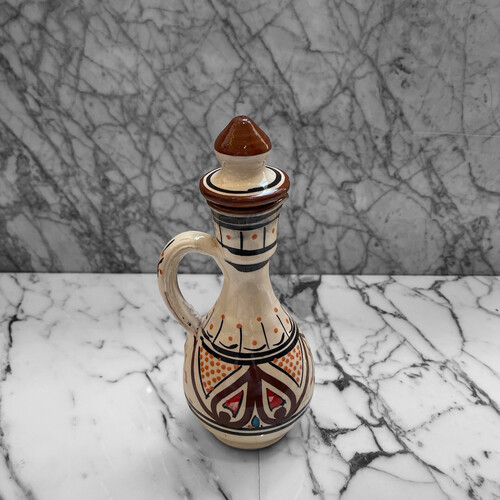 جرة فخار رسم لزيت الزيتون