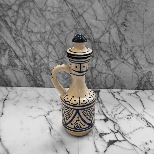 جرة فخار رسم لزيت الزيتون