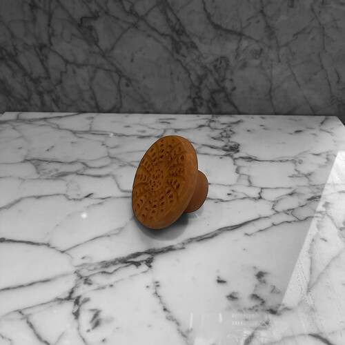 فخارالعناية لحك القدم والكوع