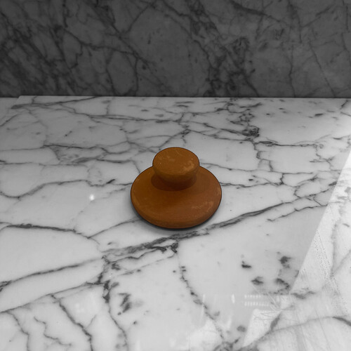 فخارالعناية لحك القدم والكوع