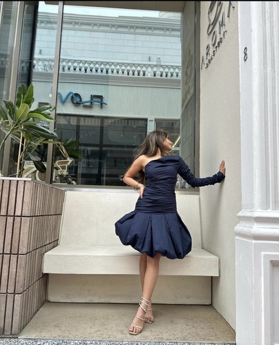 Deer.E3 One Shoulder Long Sleeve Dress