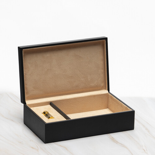 صندوق وسط مع نص توله