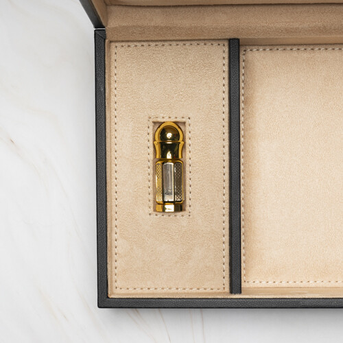 صندوق وسط مع نص توله