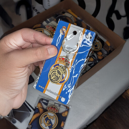 مداليا معدن لون واحد  ريال مدريد