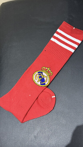 جوارب ولادية لون أحمر ريال مدريد