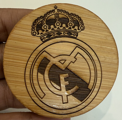 مفتاح قناني خشب حفر ليزر نادي ريال مدريد