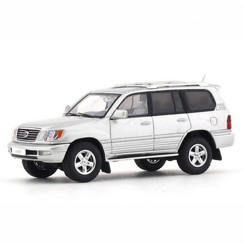 لكزس LX470 فضية