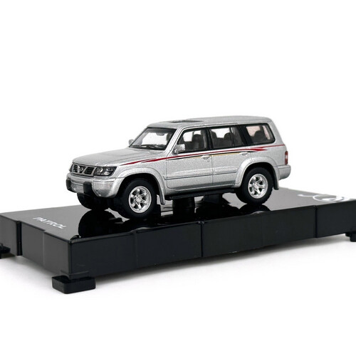Nissan Patrol Y61 1998 (silver)