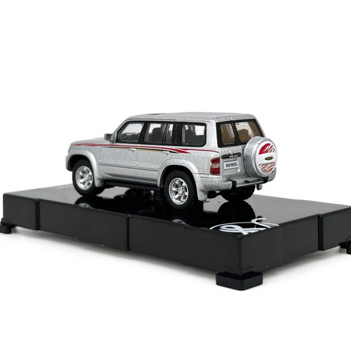 Nissan Patrol Y61 1998 (silver)
