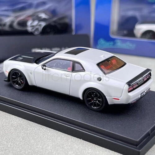 SH 1:64 SRT Hellcat(white)