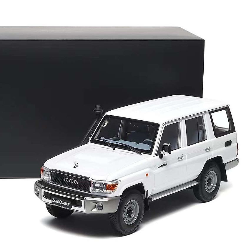 Almost real diecast 1/18  Land Cruiser 76 2017 LC76