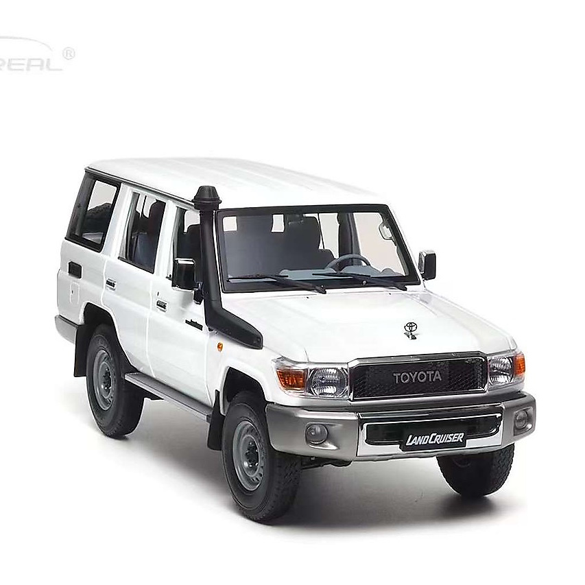 Almost real diecast 1/18  Land Cruiser 76 2017 LC76