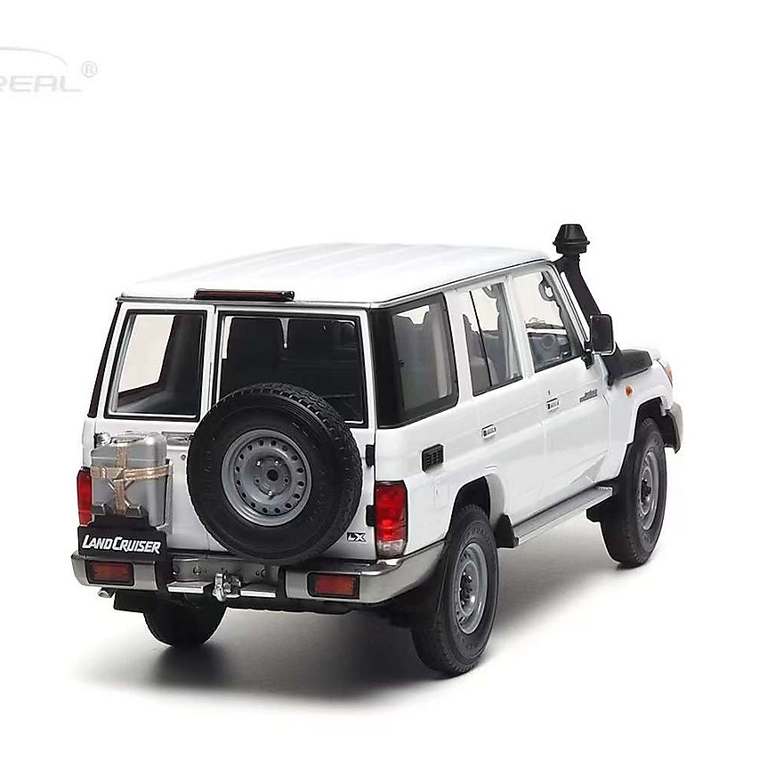 Almost real diecast 1/18  Land Cruiser 76 2017 LC76
