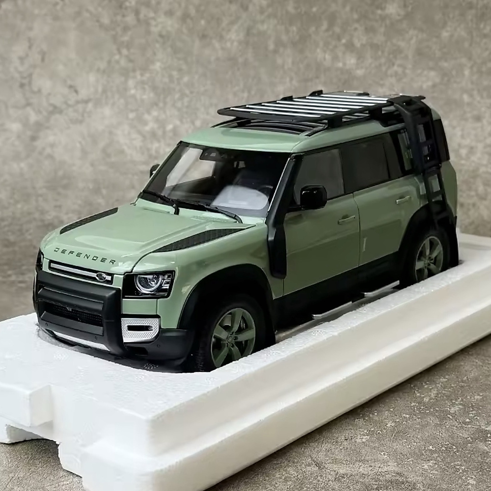 Almost Real AR 1/18 Land Rover Defender (110) 2023 75th Anniversary Edition