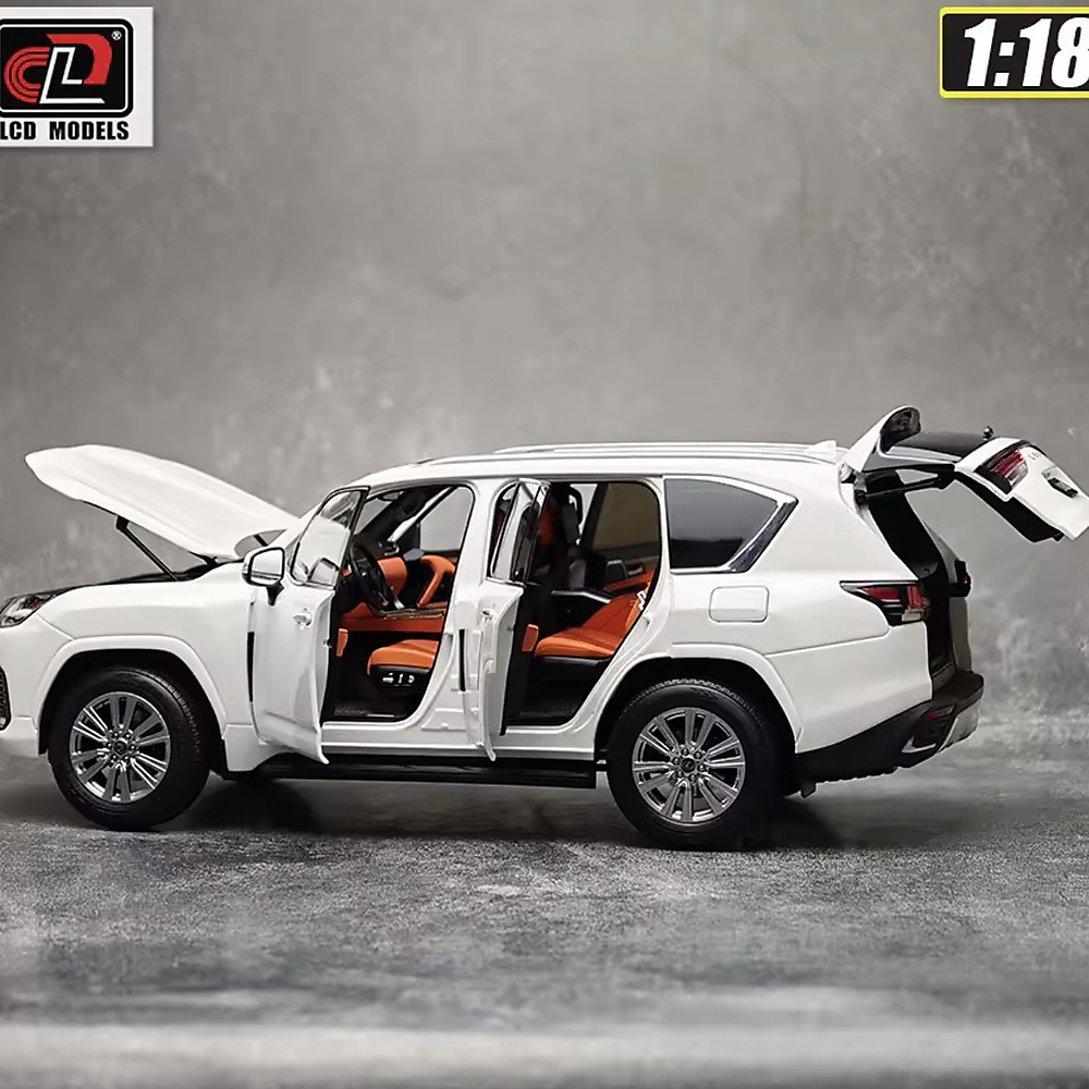 LCD 1:18 Lexus LX600 alloy model