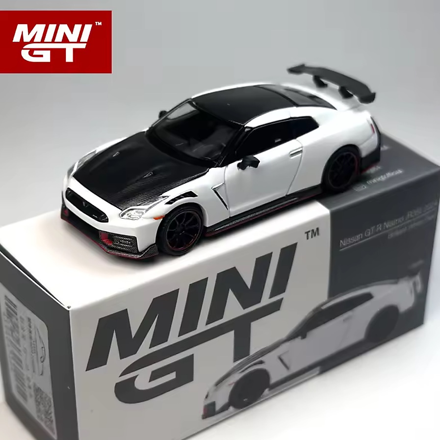 MINI GT 1:64 Nissan GTR 2024 Brilliant White Pearl