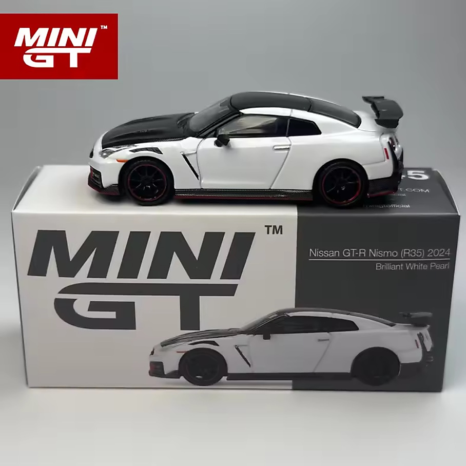 MINI GT 1:64 Nissan GTR 2024 Brilliant White Pearl