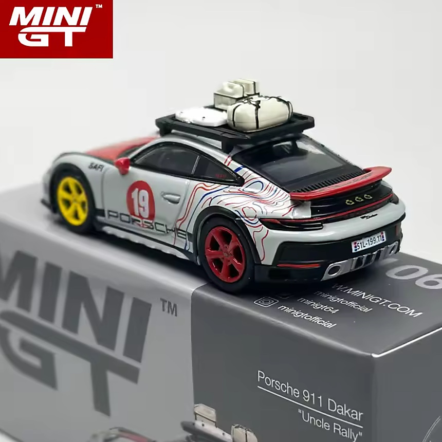 MINIGT 1:64 Porsche 911 Dakar Uncle Rally MGT