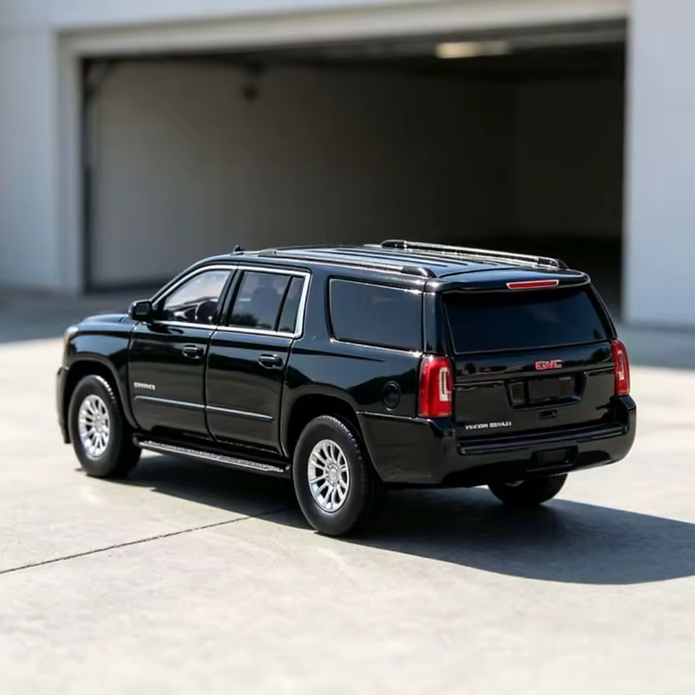 596 Model 1:64 GMC Yukon XL