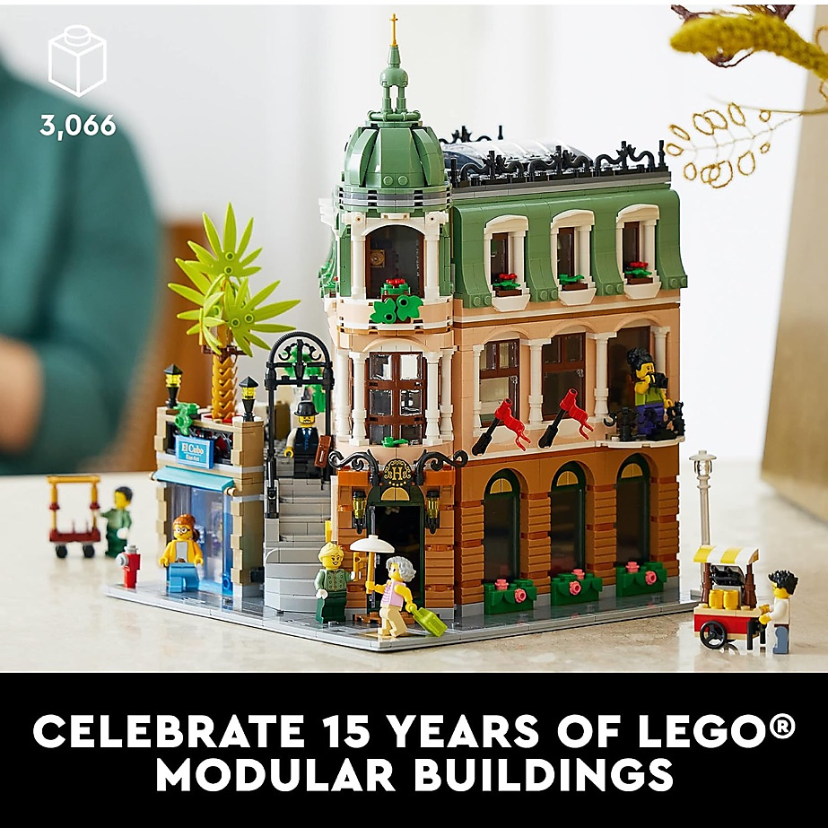 LEGO Icons Boutique Hotel 10297
