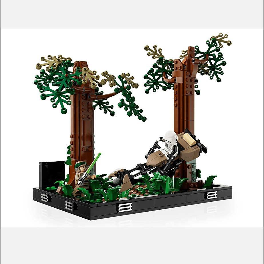 LEGO® Star Wars™ Endor™ Speeder Chase Diorama – 75353