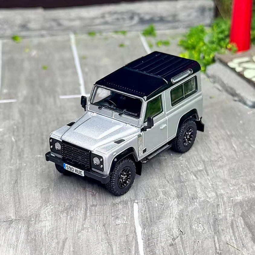 Almost real LR Defender 90