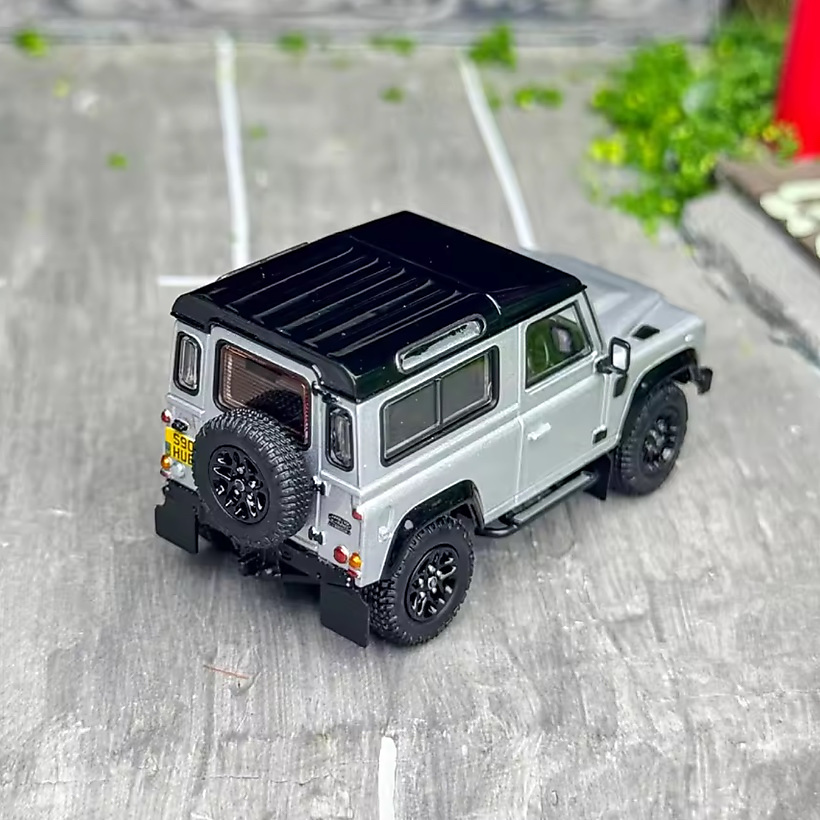 Almost real LR Defender 90