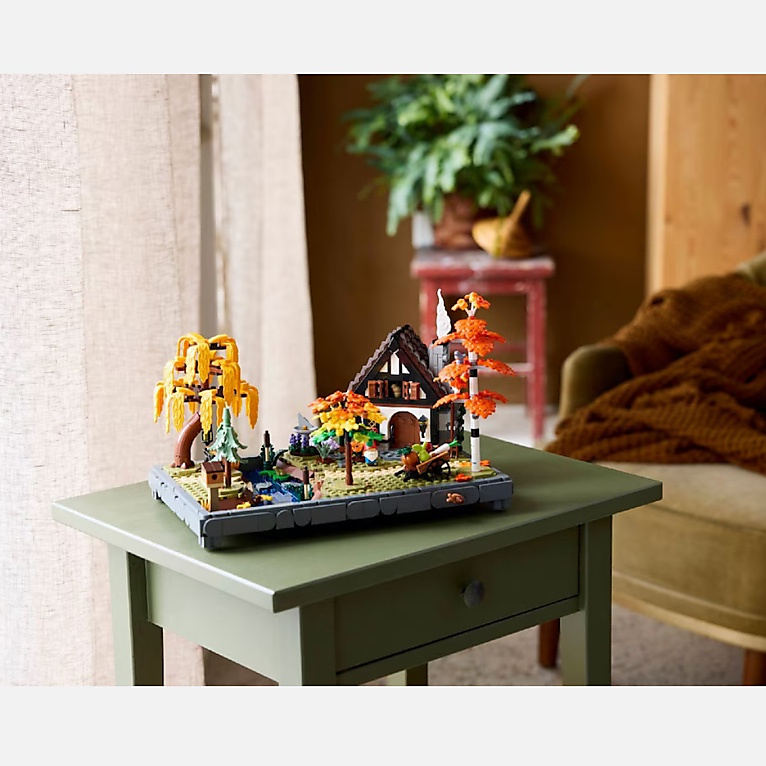 LEGO® Autumn Cottage Garden