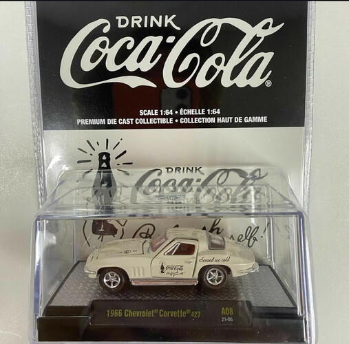 M2 Machines Coca-Cola 1966 Chevrolet Corvette 427 Limited Edition