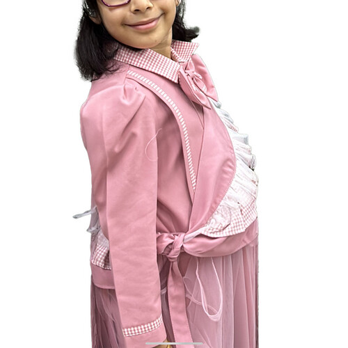 The shawl of Princess Amina's excellence