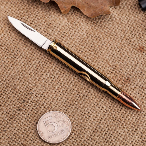 Original empty shot on an American-made knife