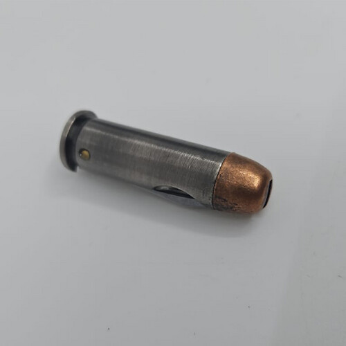 Original empty shot on an American-made knife2
