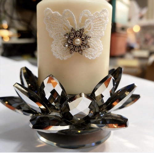 Flower crystal stand