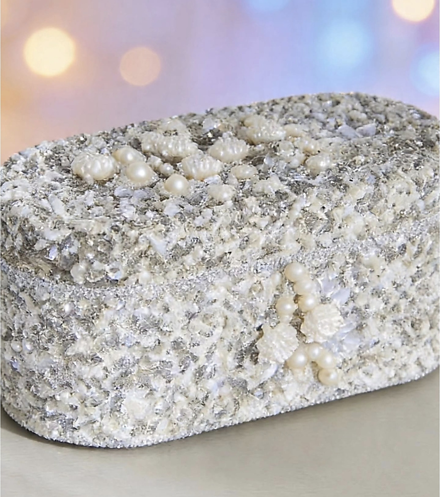 Pearl oval bix
