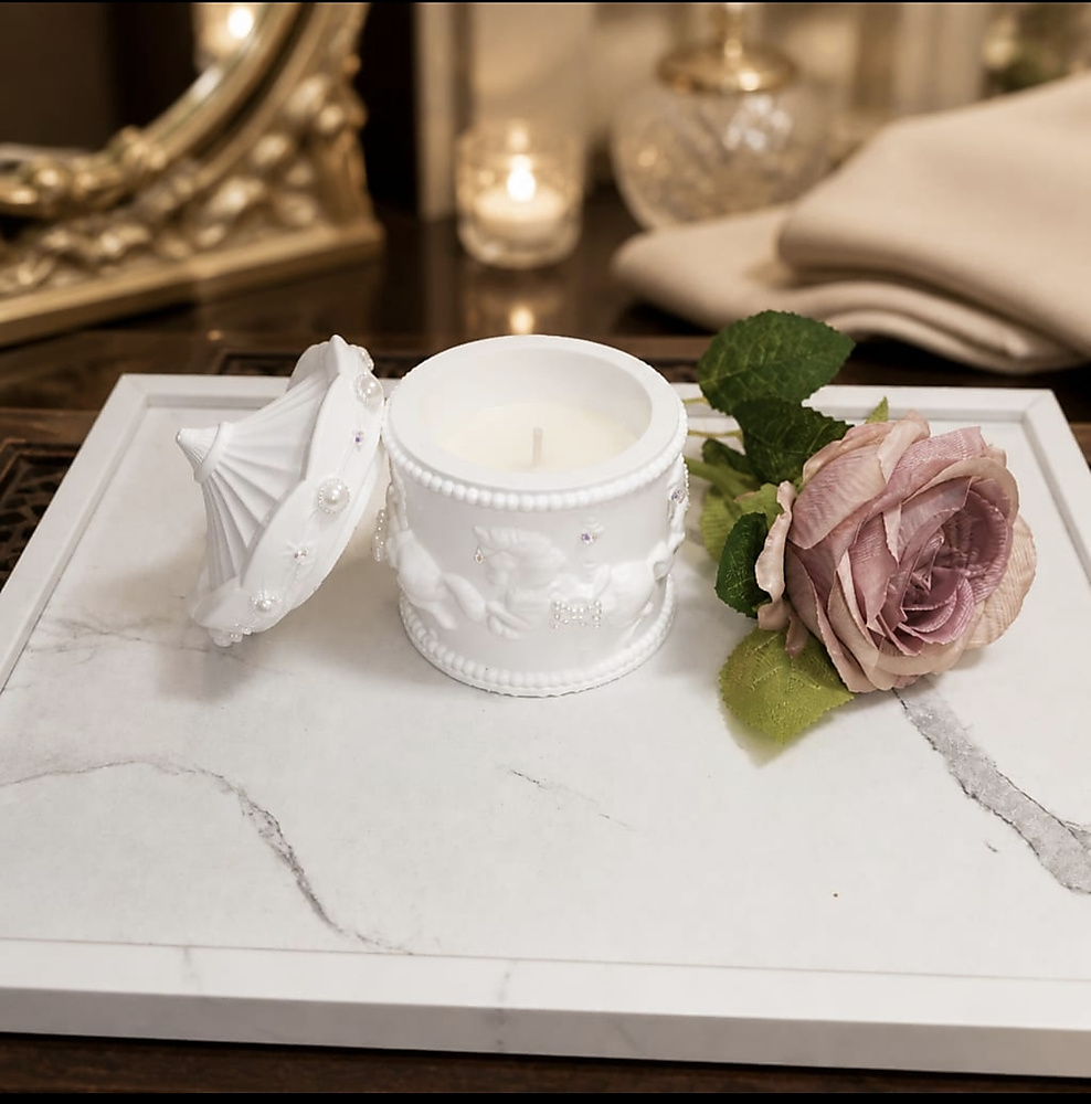 Royal pearl carousel candle