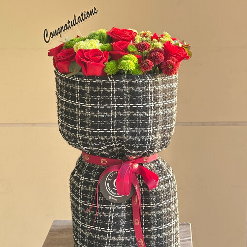 Bouquet with topper