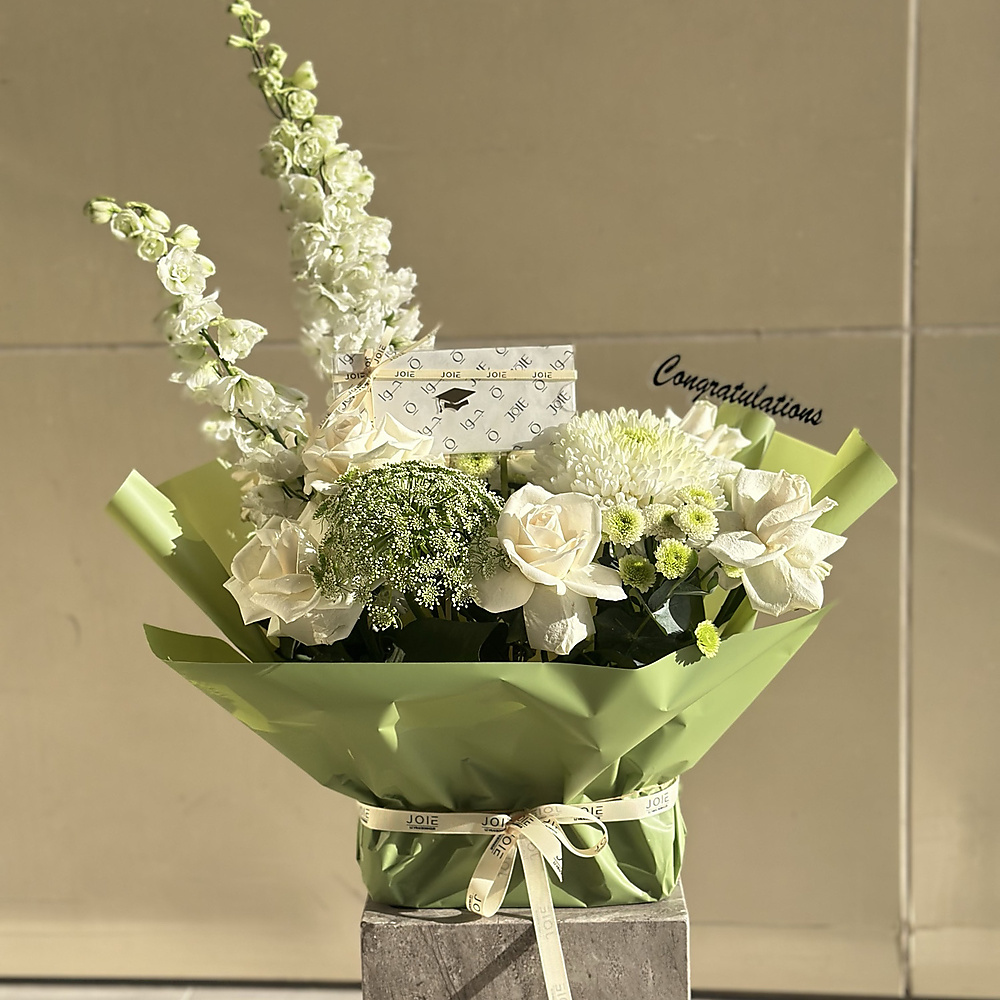 Tiffany bouquet  with graduation topper and money box