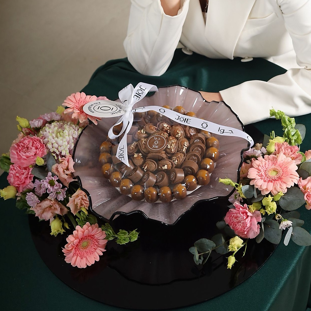 Acrylic tray arrangement